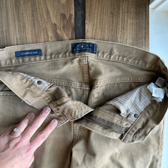 Lucky Brand 121 Heritage Slims Mint Condition - Picture 3 of 3